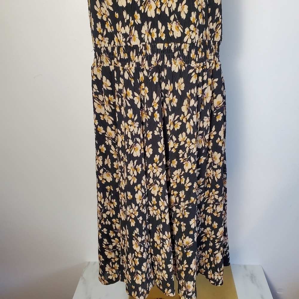 RW&CO Floral Halter Midi Sundress - Picture 7 of 7